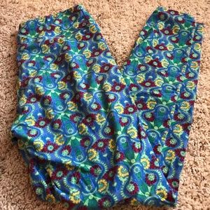 Lularoe OS leggings.